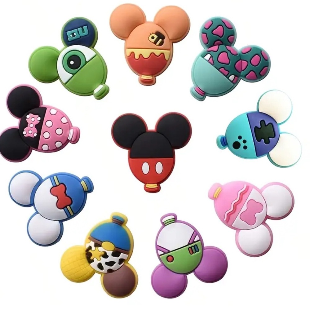 Disney 
L28 10 Pieces of Ornaments for Mickey Minnie crocs, PVC Decorations